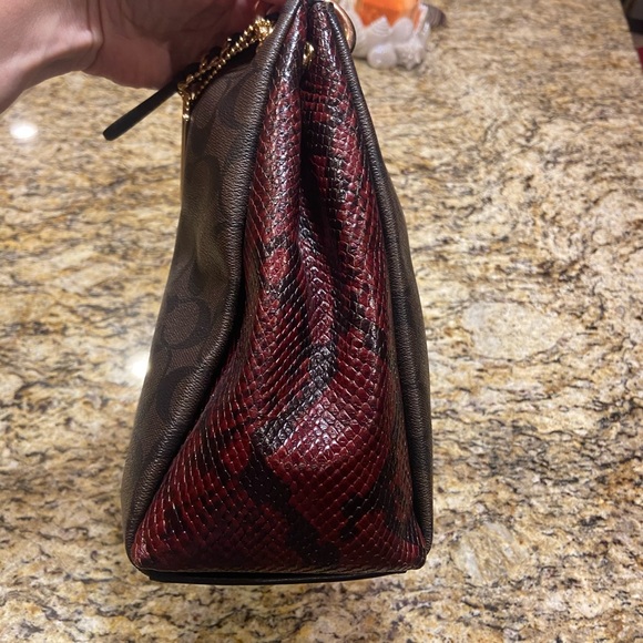 Coach shoulder bag with matching wallet - Picture 3 of 10